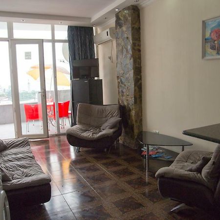Apartment Miracle Batumi Exterior photo