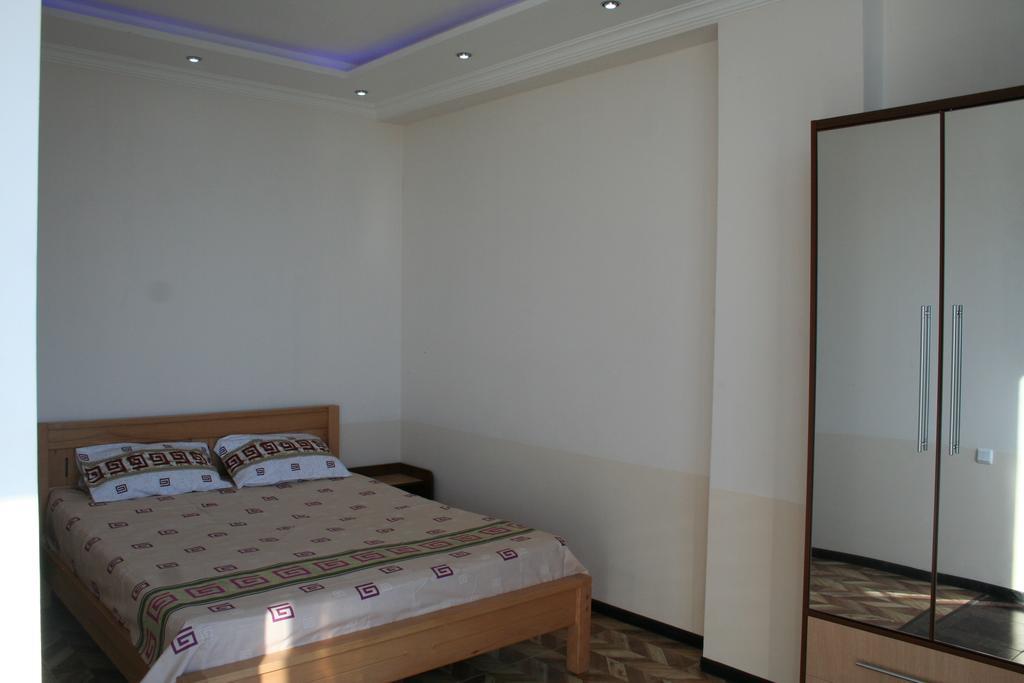 Apartment Miracle Batumi Exterior photo