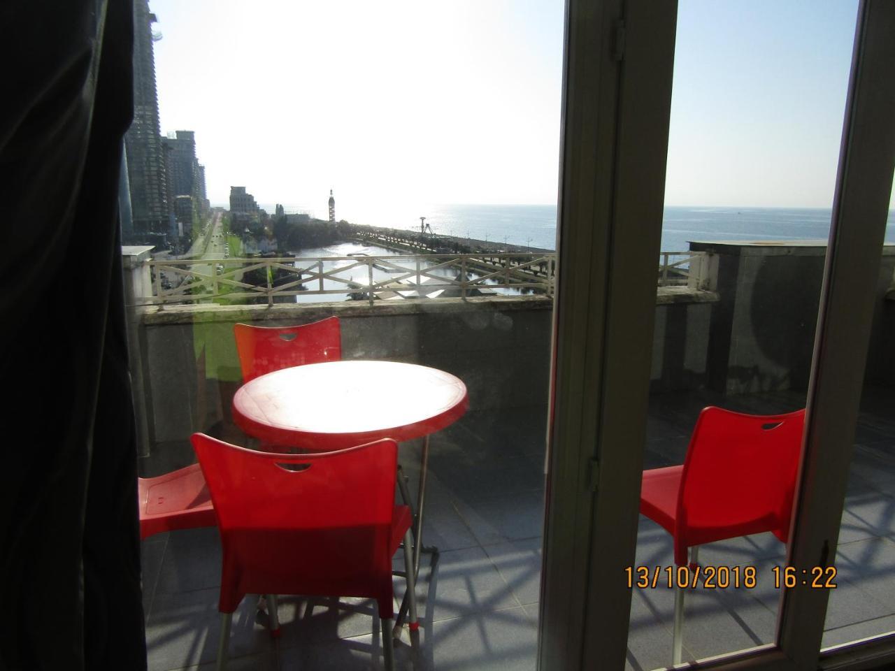 Apartment Miracle Batumi Exterior photo