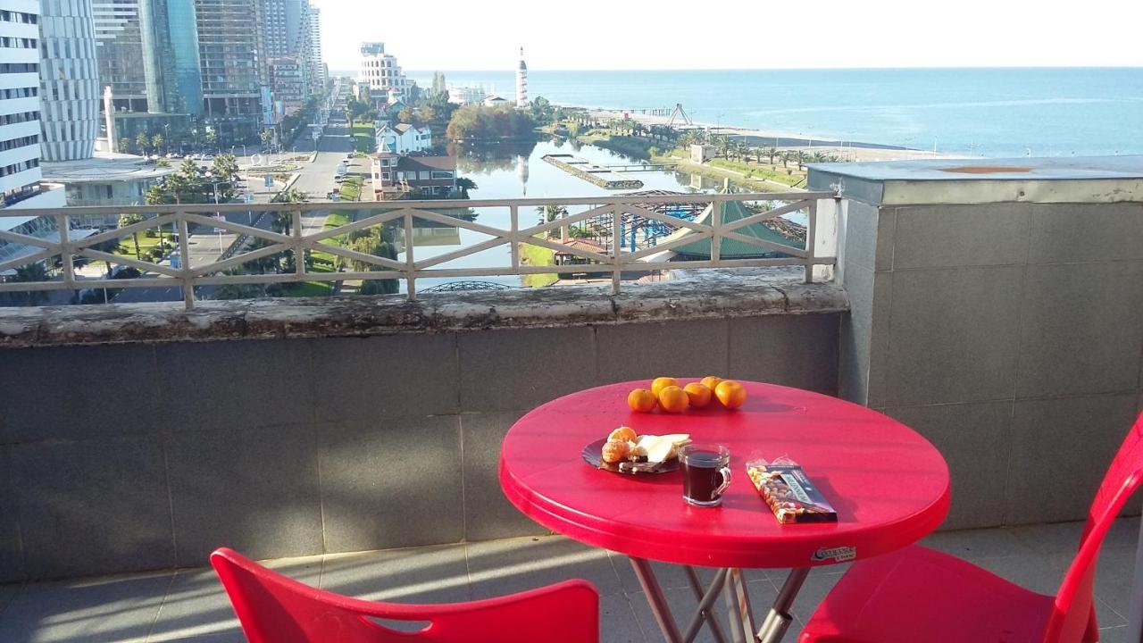 Apartment Miracle Batumi Exterior photo