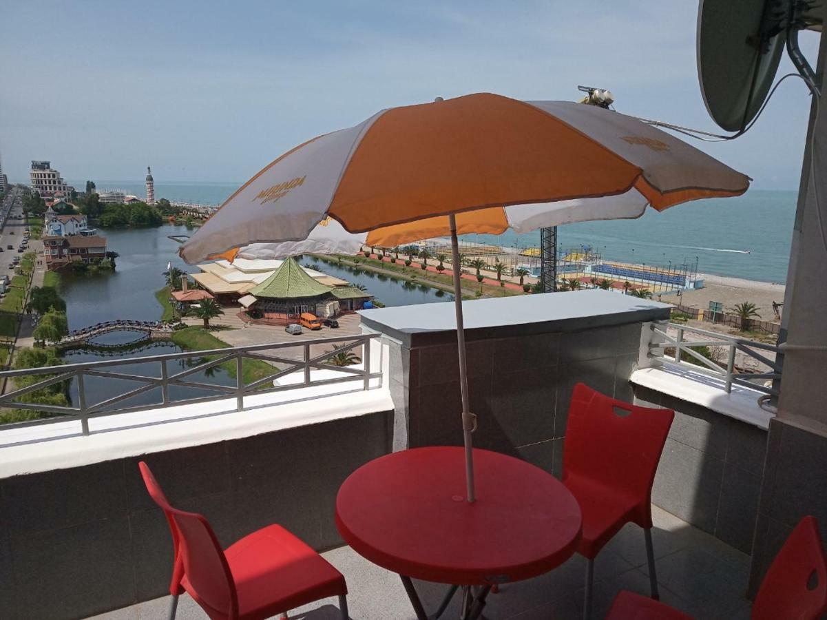 Apartment Miracle Batumi Exterior photo