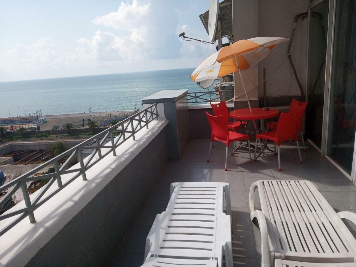 Apartment Miracle Batumi Exterior photo